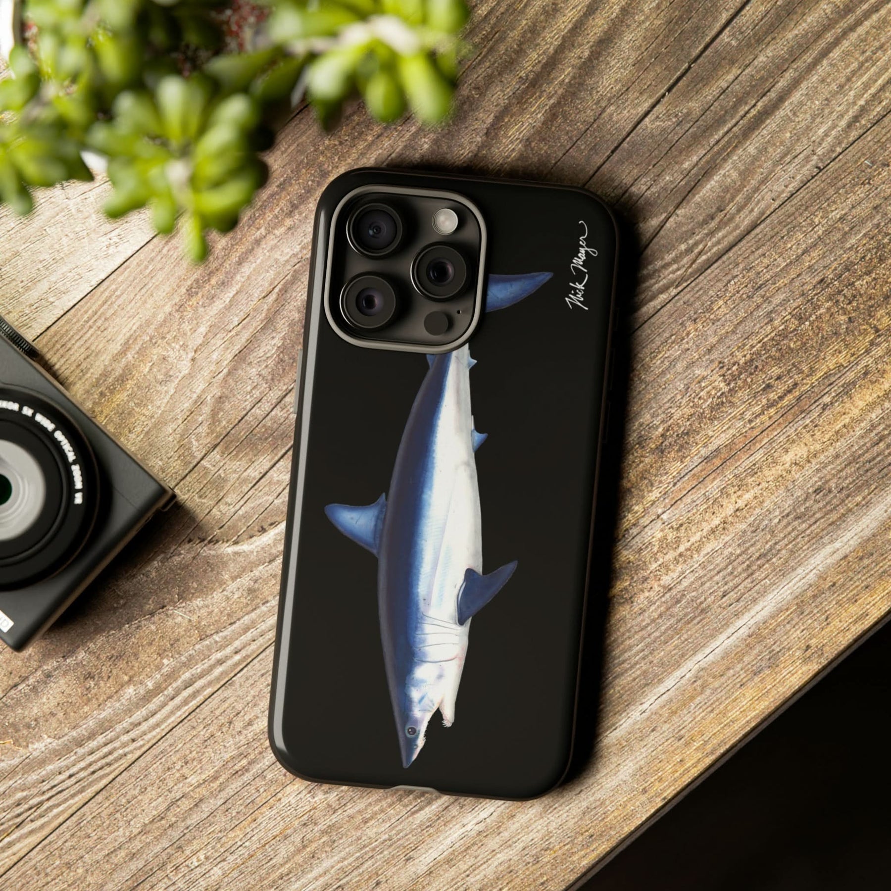 Mako Shark Black iPhone 15 Case