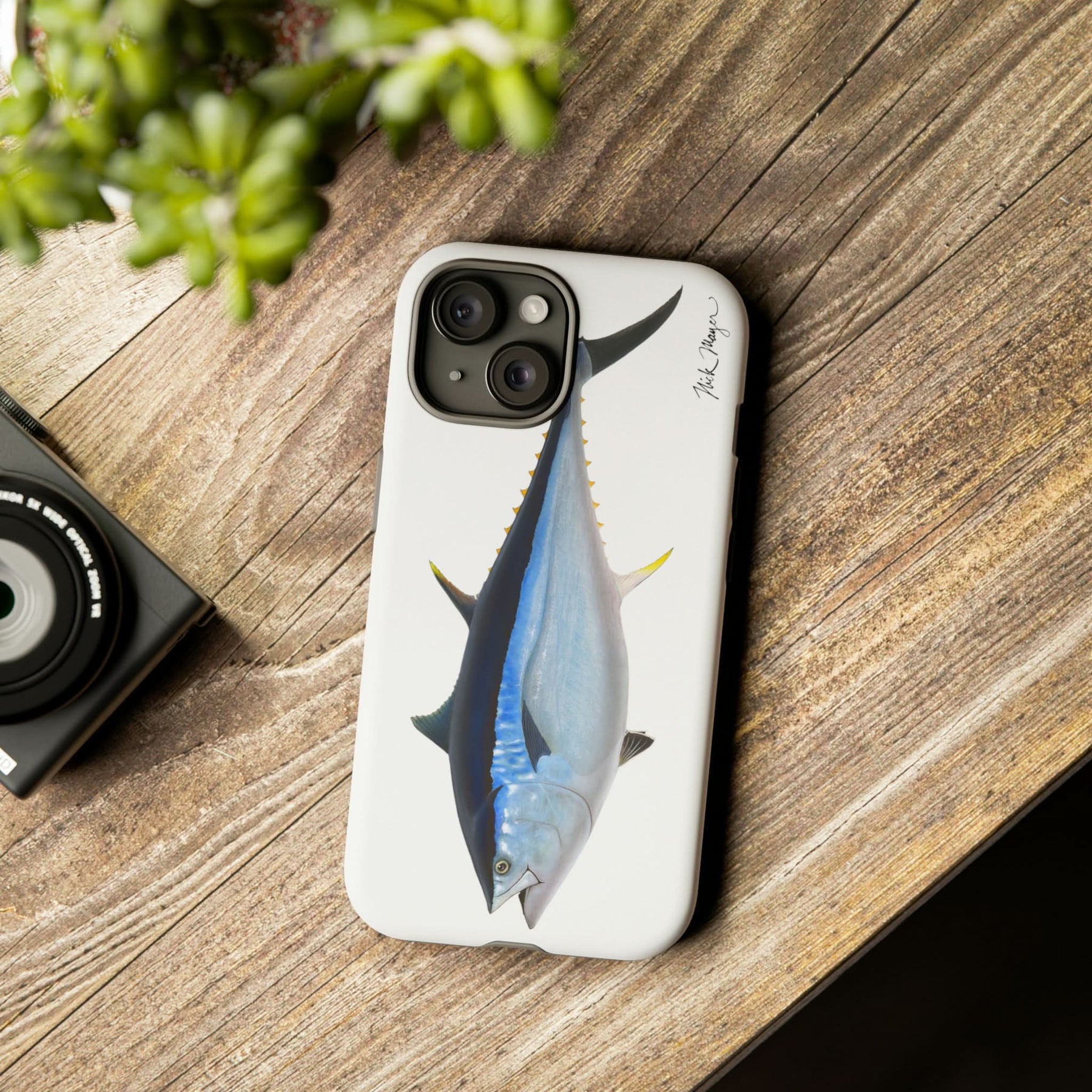 Giant Bluefin iPhone 15 Case