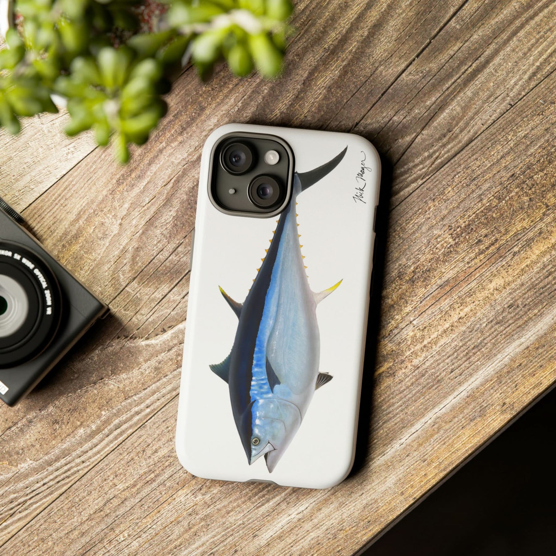 Giant Bluefin iPhone 15 Case