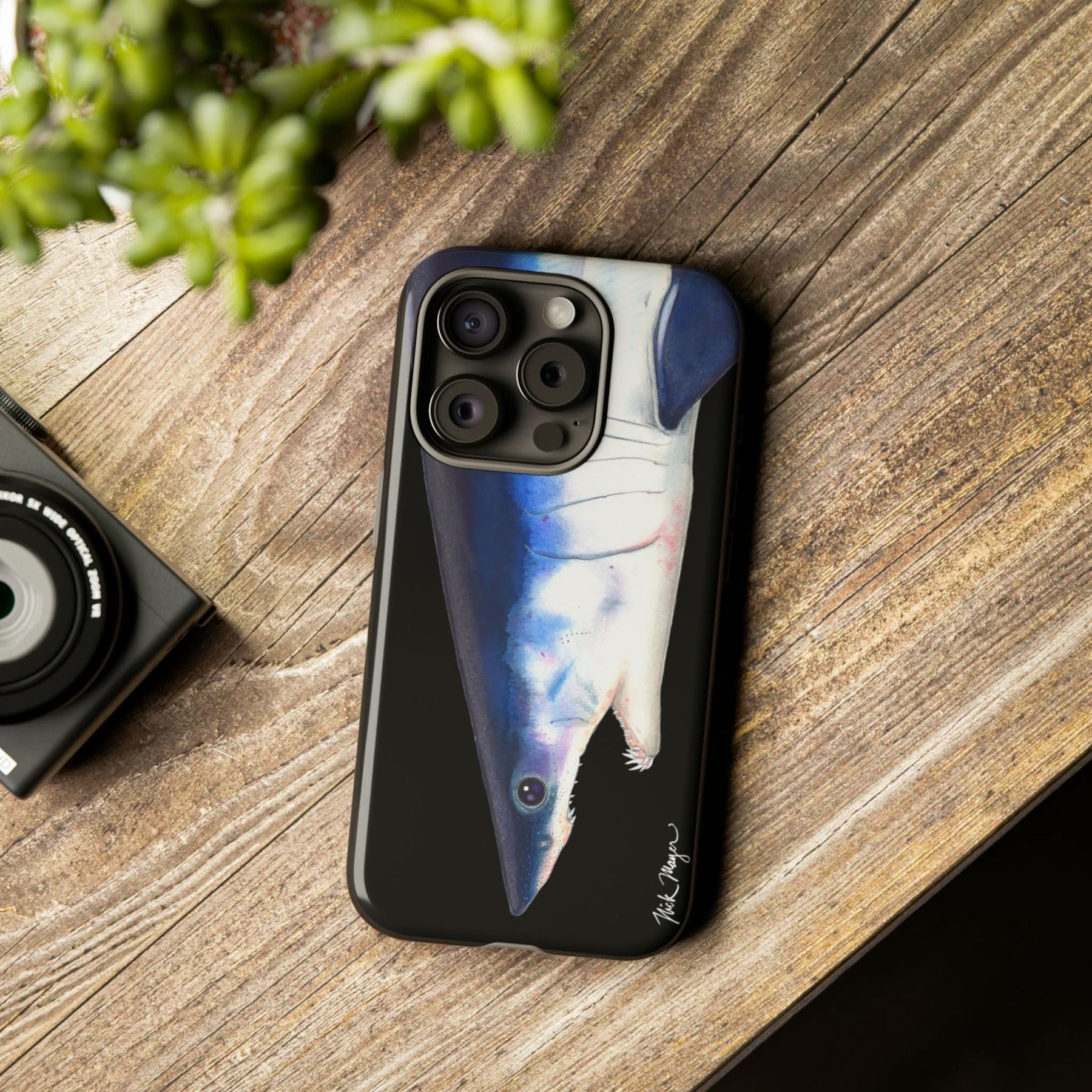 Mako Shark Face Black iPhone 15 Case