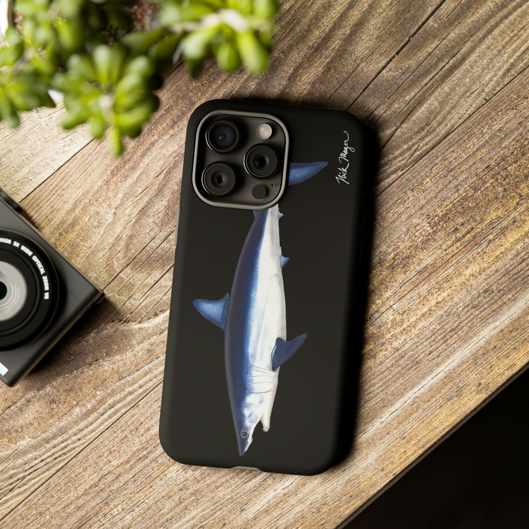 Mako Shark Black iPhone 15 Case