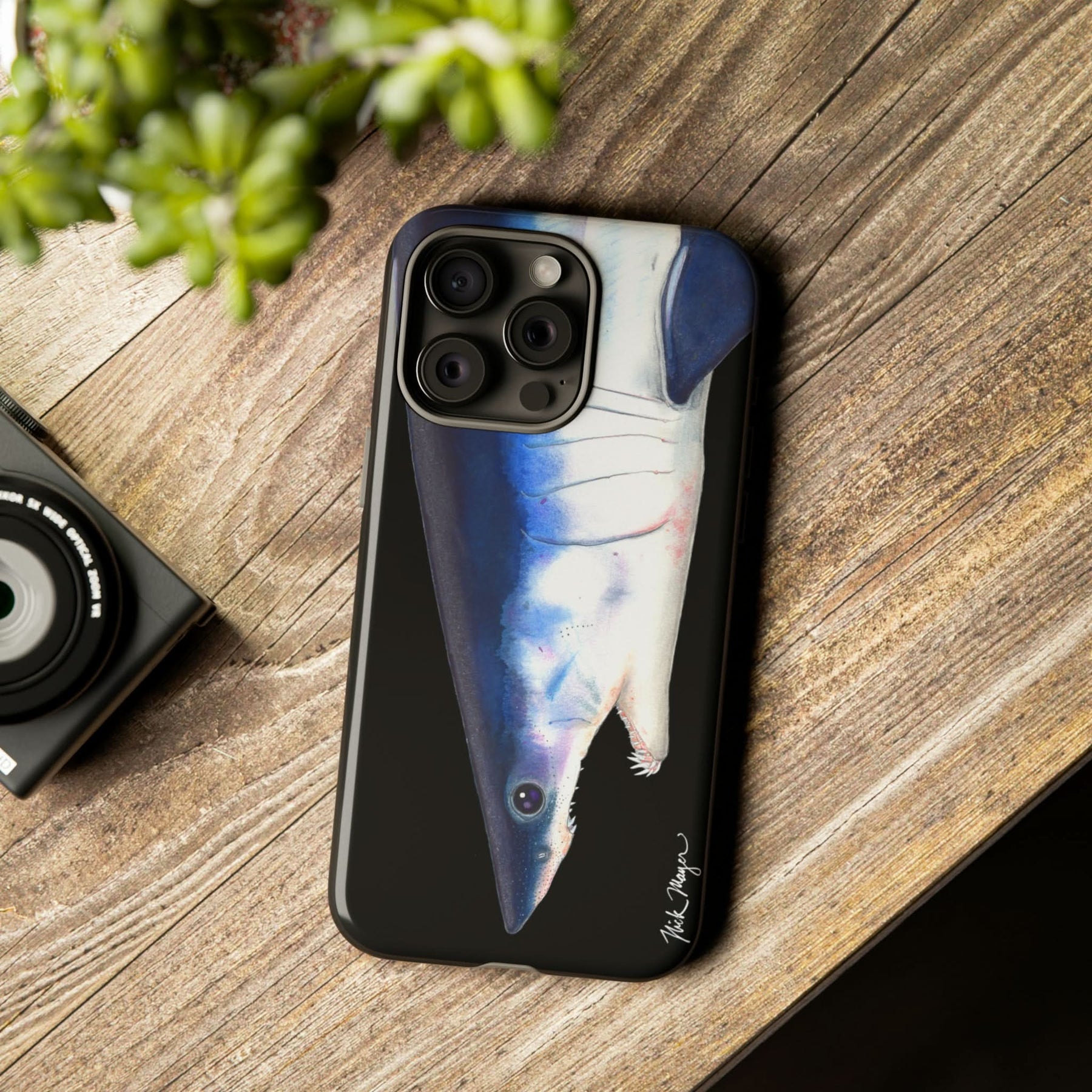 Mako Shark Face Black iPhone 15 Case