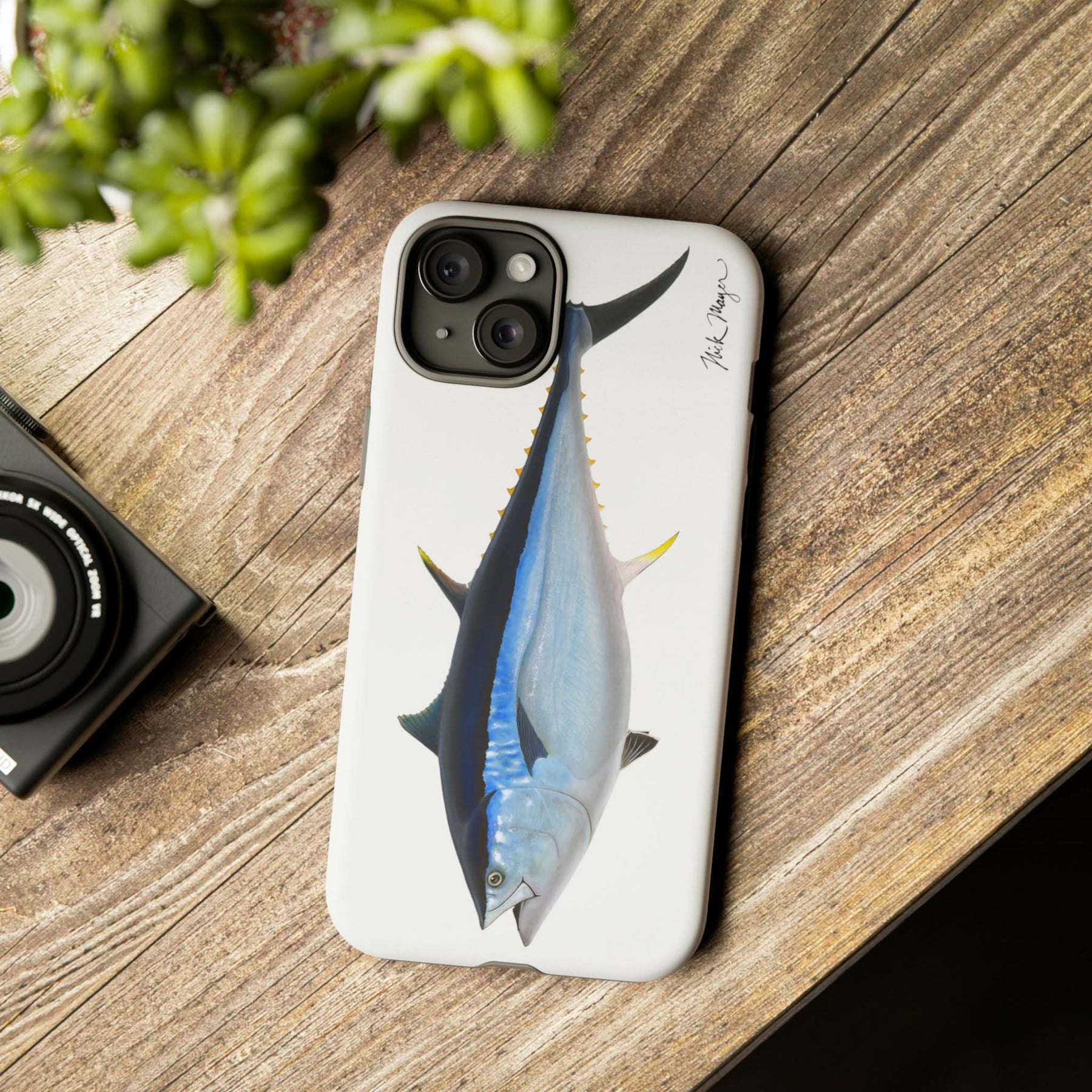 Giant Bluefin iPhone 15 Case