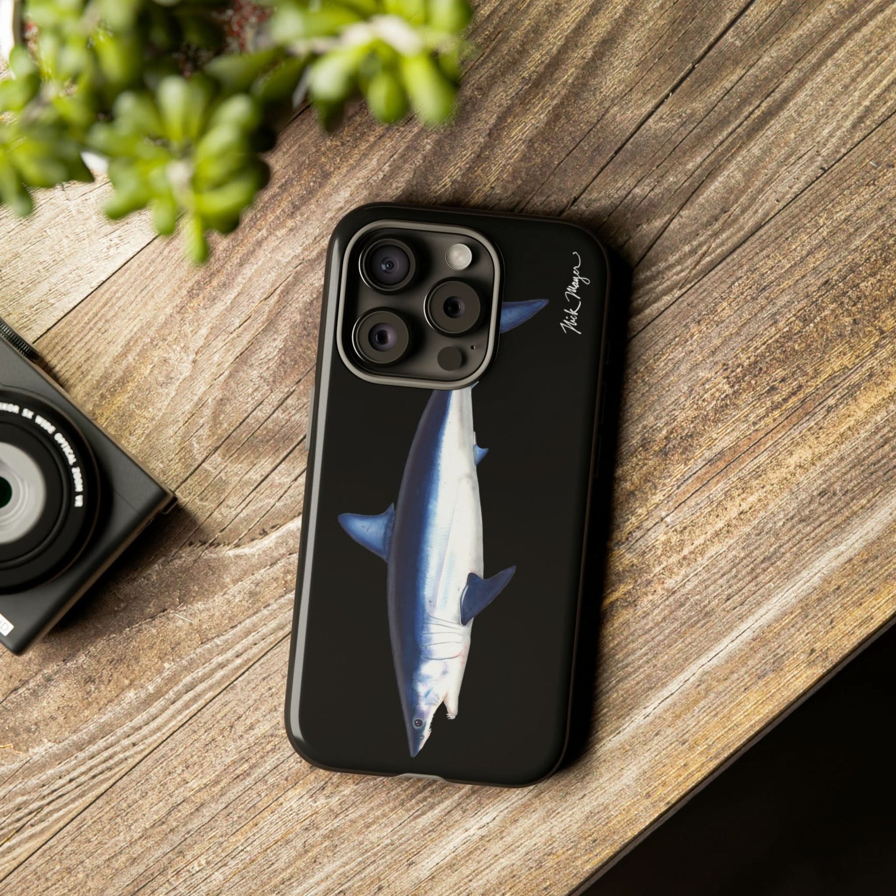 Mako Shark Black iPhone 15 Case