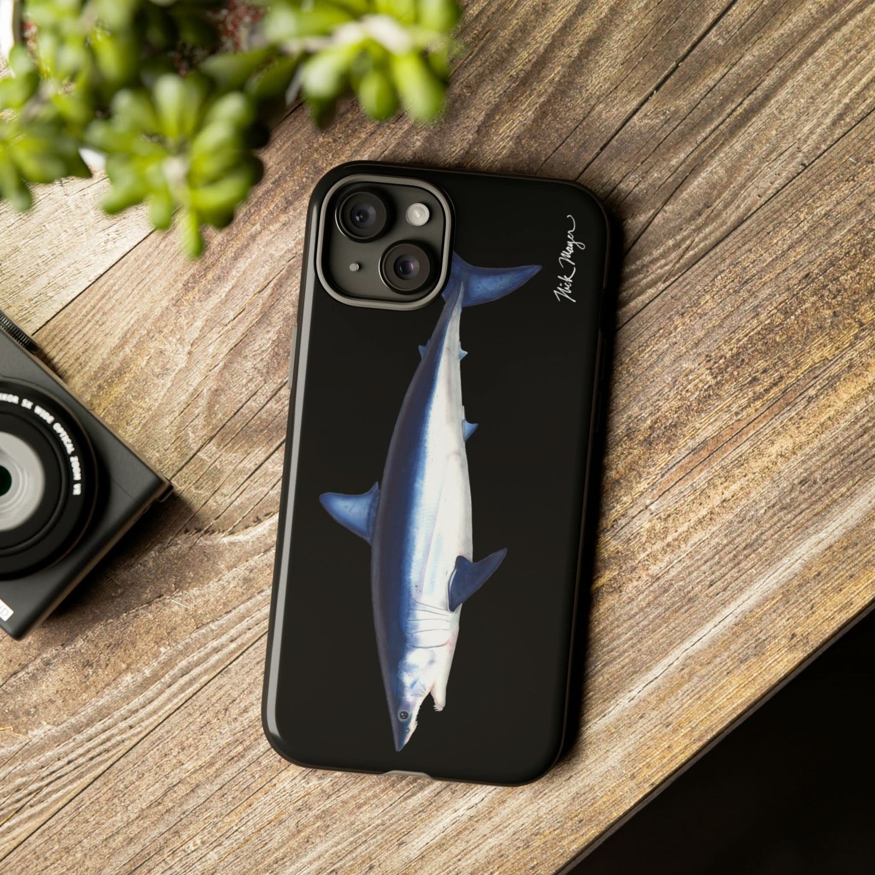 Mako Shark Black iPhone 15 Case