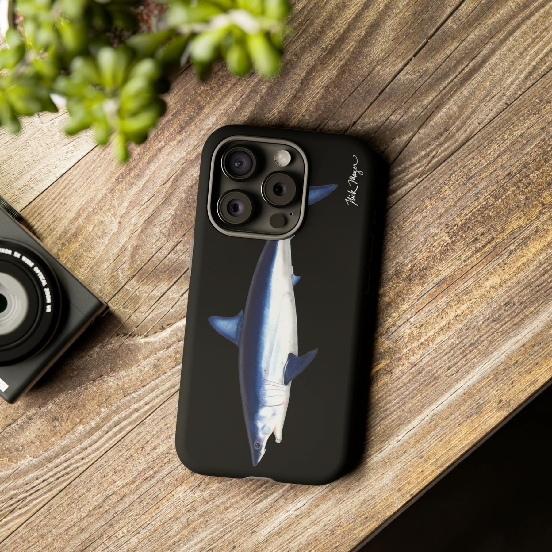 Mako Shark Black iPhone 15 Case